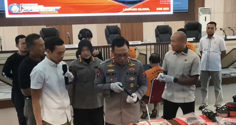 Polisi Grebek Home Industri Senpi Ilegal di Lampung