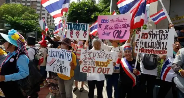 Ribuan Demonstran Tuntut PM Thailand Mundur: Gelombang Protes Besar di Negeri Gajah Putih