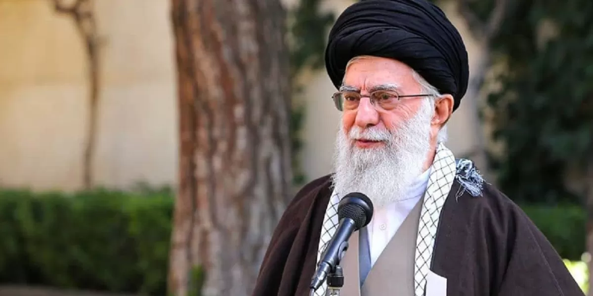 Ali Khamenei, Ulama Revolusioner yang Membentuk Arah Politik Iran Modern